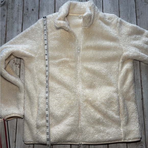 Uniqlo | soft | fleece | ivory | zip | pockets | L - Picture 3 of 11